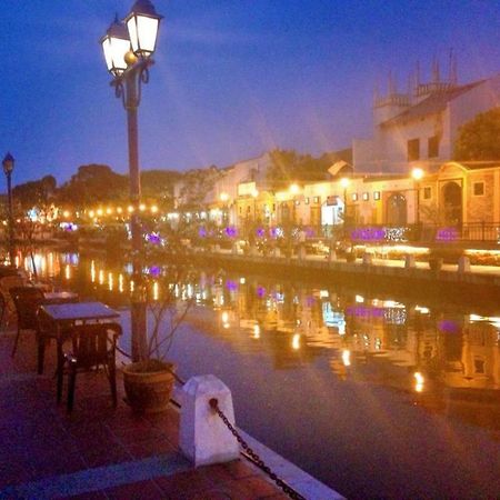 Voyage Cottage Lodge Malacca Bagian luar foto