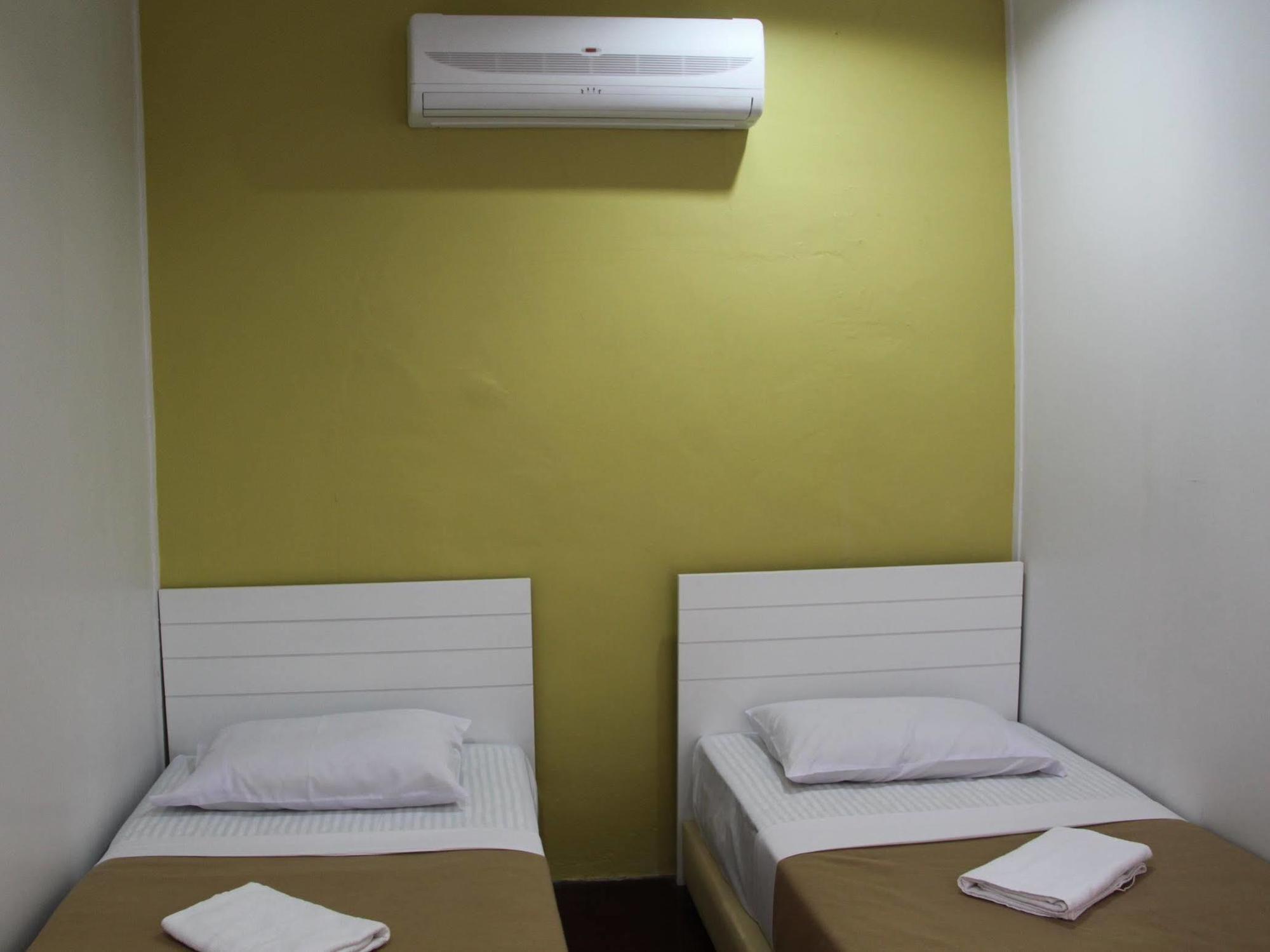 Voyage Cottage Lodge Malacca Bagian luar foto